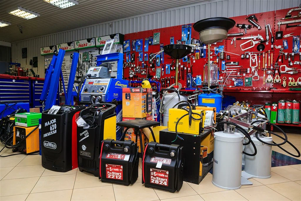 Автосервис, Товары для автомобилей.